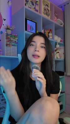 Luisa Valencia [ luisa-valencia ] - Tub Time ! <3