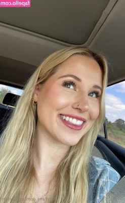 zoecarterr - Thinking of you while I’m sitting in class😍