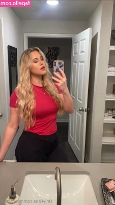 zoecarterr - It almost looks like I have abs xD