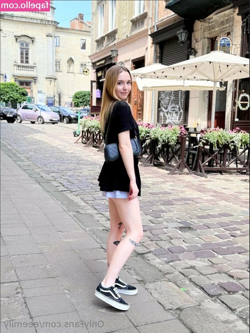 eeemily - Submit your custom inquiry today for $$ off 🥰