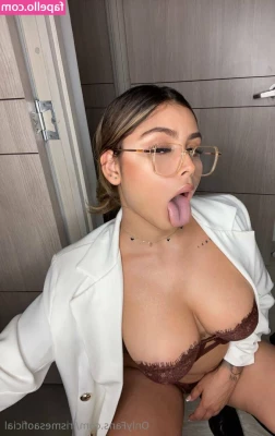 afrodiita1 - Grarrwwww put your tongue out