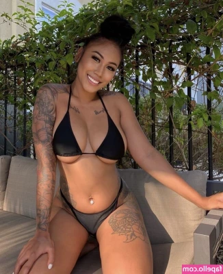 Rosette Hing [ rosette-hing ] - lick it