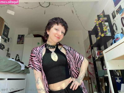 madison_olsen [ madison-olsen ] - Thanks @die4sin for recording ;)