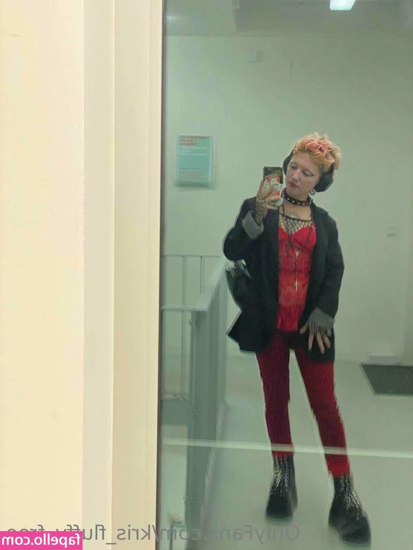 madison_olsen [ madison-olsen ] - Chill nights like these all I m missin is a little company