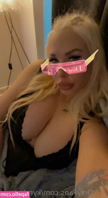 Kyra Hot [ kyra-hot ] - Watch me make my kitty cat fat with my pussy pump