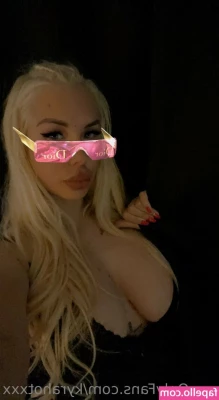 Kyra Hot [ kyra-hot ] - Hey guys my phone was broke so I couldn t post but I got some new