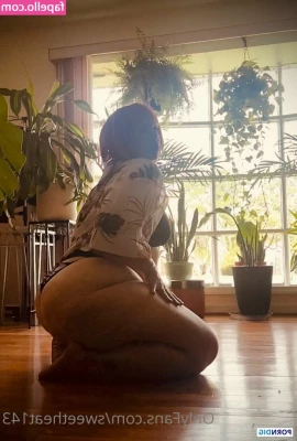 Sweetheat143 [ sweetheat143-1 ] - I hear   jiggling makes mid week slumps better