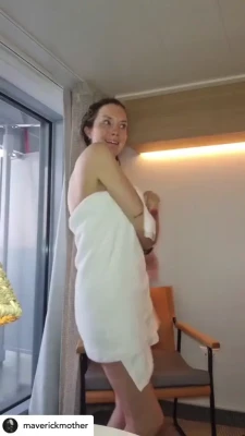 MaverickMother - lazy day