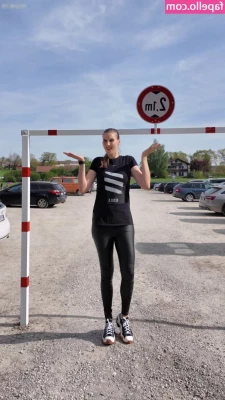 Natalia Vieru [ natalia-vieru ] - Y si te recibiera así en tu consulta