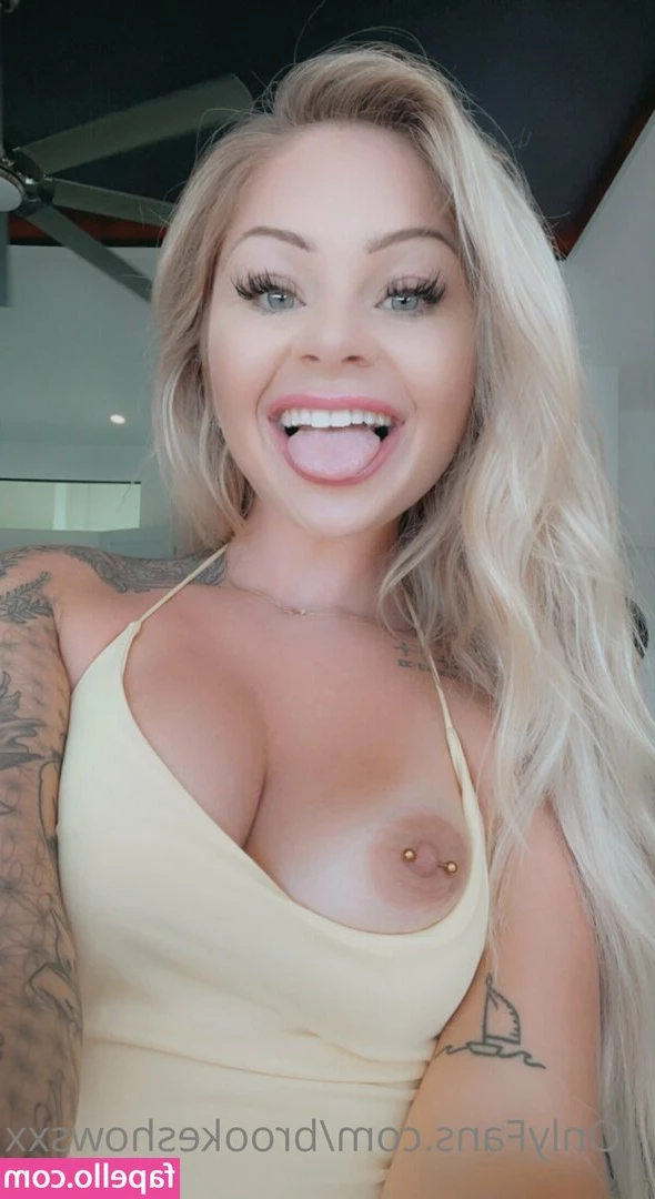 brookeshowsxx [ brookeshowsxx-1 ] - Happy New Year Everyone  I hope your night was amazing  Here s to a