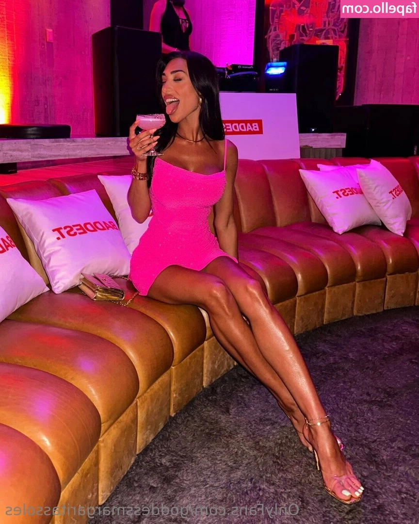 Margarita Smith [ margarita-smith-1 ] - On Wednesdays I Wear Pink 💕