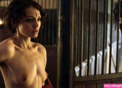 Laura Haddock [ laura-haddock ] - It s a nice hot day  I m tryna be naked af today   who s with me