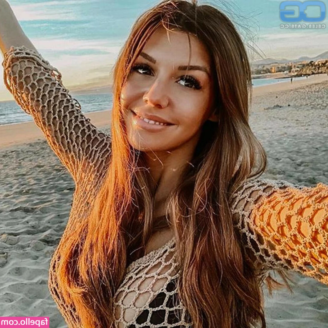 Gerda Lewis [ gerda-lewis ] - ready to spoil your favorite girl