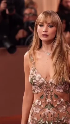 Jennifer Lawrence [ jennifer-lawrence-1 ] - The videos are starting to get festive!! :D This one will be hitting