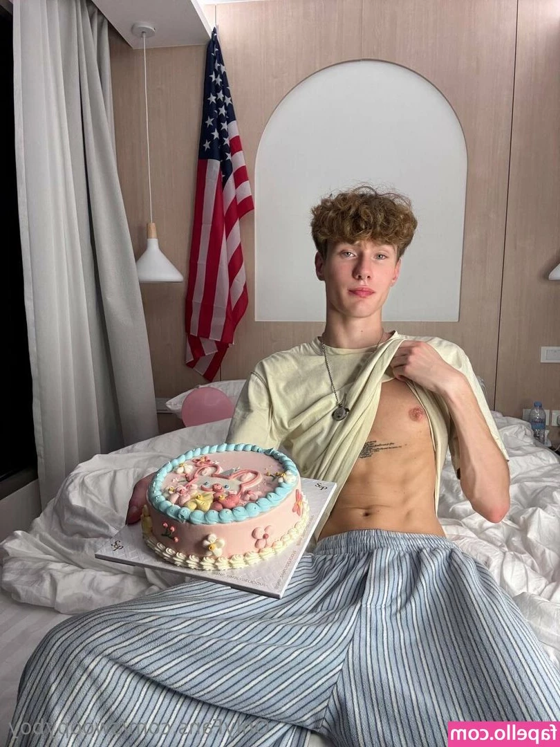 swoopyboy - Sormeilua perseessä ja kiimaisessa pillussa