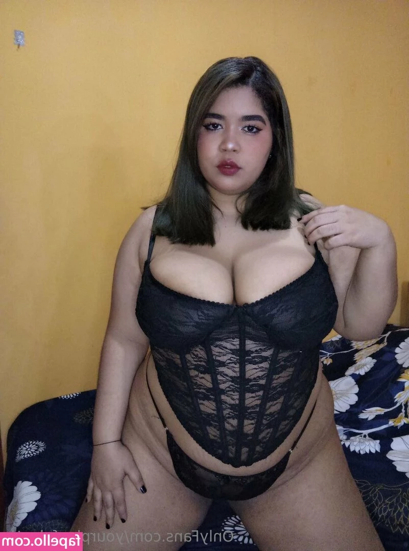 yourplayfulgoth - My ass is there to worship  so get on your knees