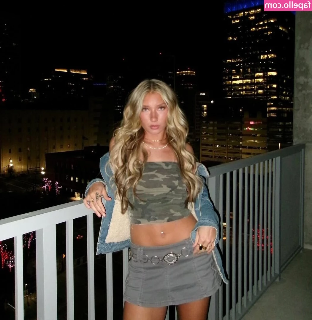 Gwenpeckk - This is what I do on my down time with friends 🤦‍♀️