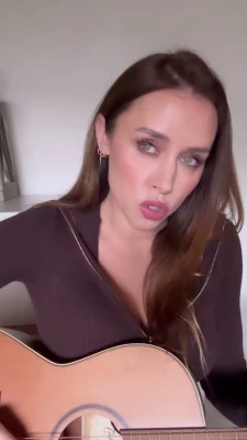 Una Healy [ una-healy ] - Part 2 😘😘😘