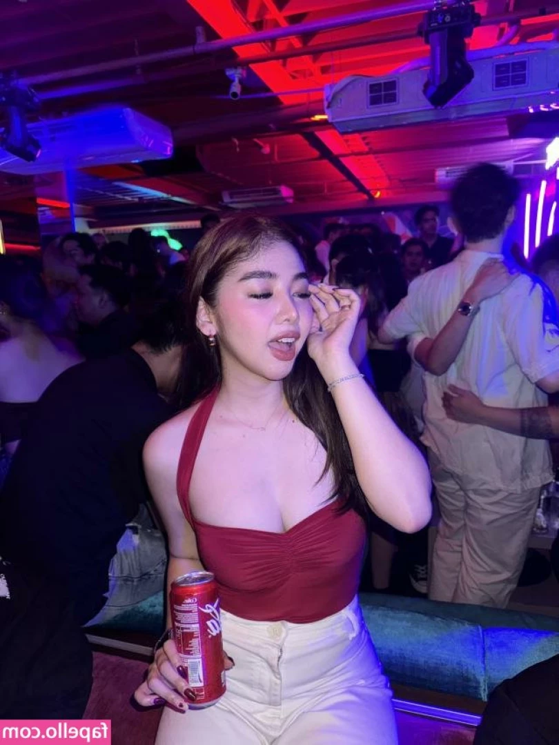 Mhissy Santos [ mhissy-santos ] - Little bit of dressing room fun