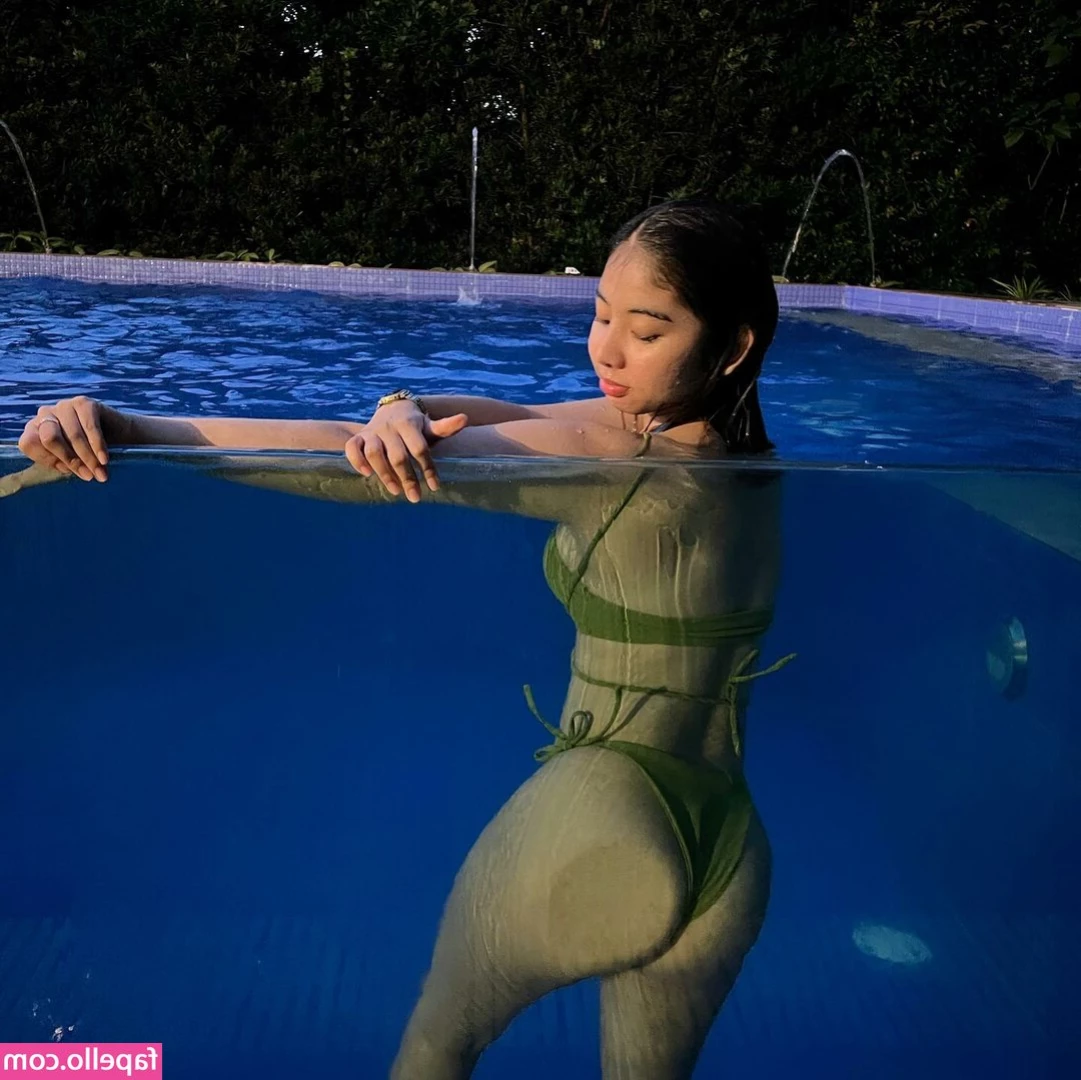 Mhissy Santos [ mhissy-santos ] - Shower Time