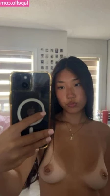 amywangxo [ amywangxo-1 ] - Hawaii is doing these bodies right! Good food, lots of sun and plenty