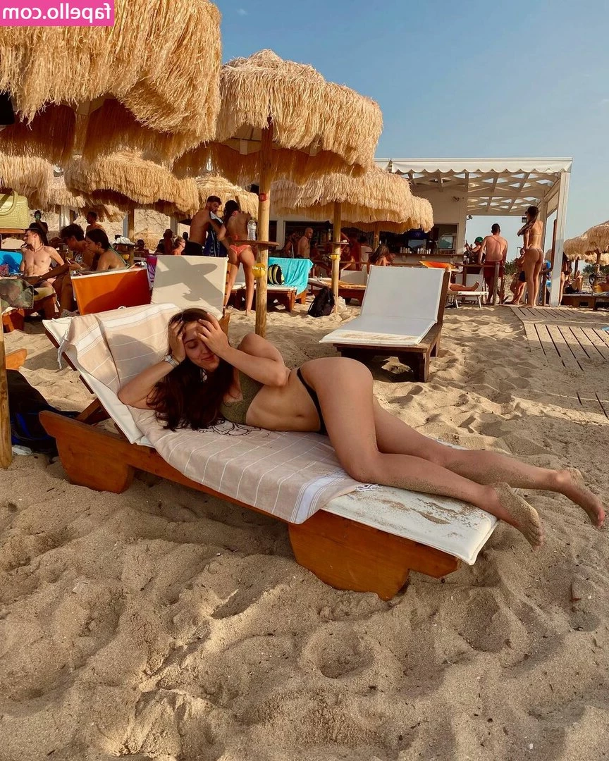 mariia.mosto [ mariia-mosto ] - Ustedes siempre mandan beibis aquí esta el video  Una conejita rica