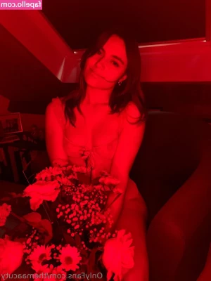 themaacuty - Happy Hump Day! Tip $5 if you want to explore Mommas Naughty Ass🔥