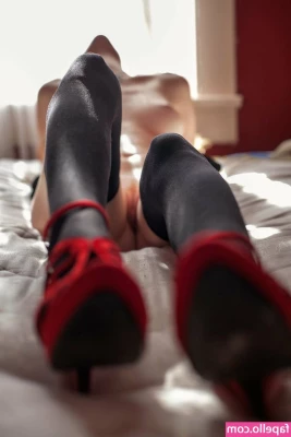 yourdaddydevi - Would you like to be my chair? 😏💜