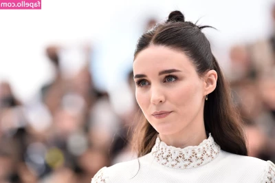 Rooney Mara [ rooney-mara ] - Happy Friday!! 👅