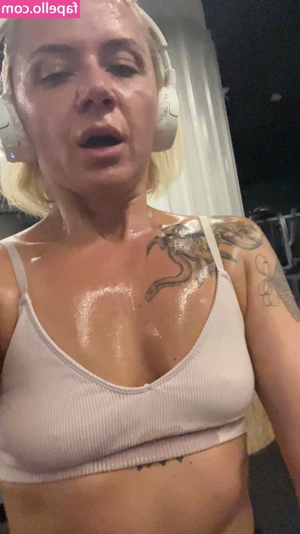 Burçin Erol [ burin-erol ] - Would you clean this up for me   Full video is available upon request