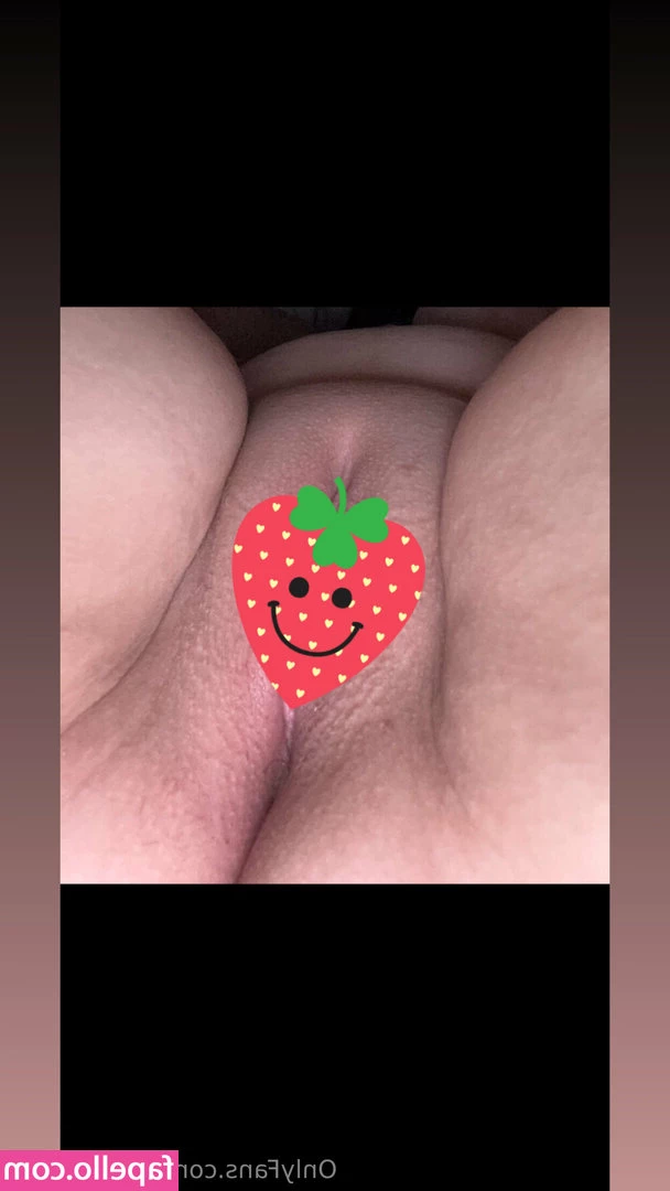 mysticfox69 - Room service