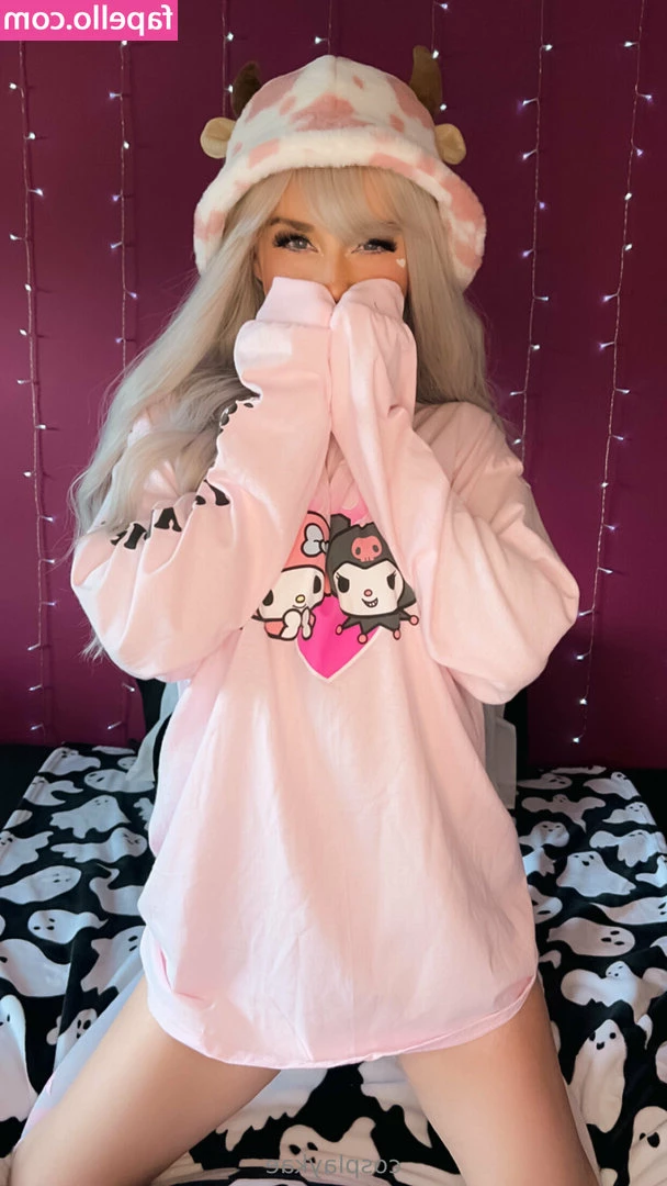 cosplaykae - A nice giant titty squish