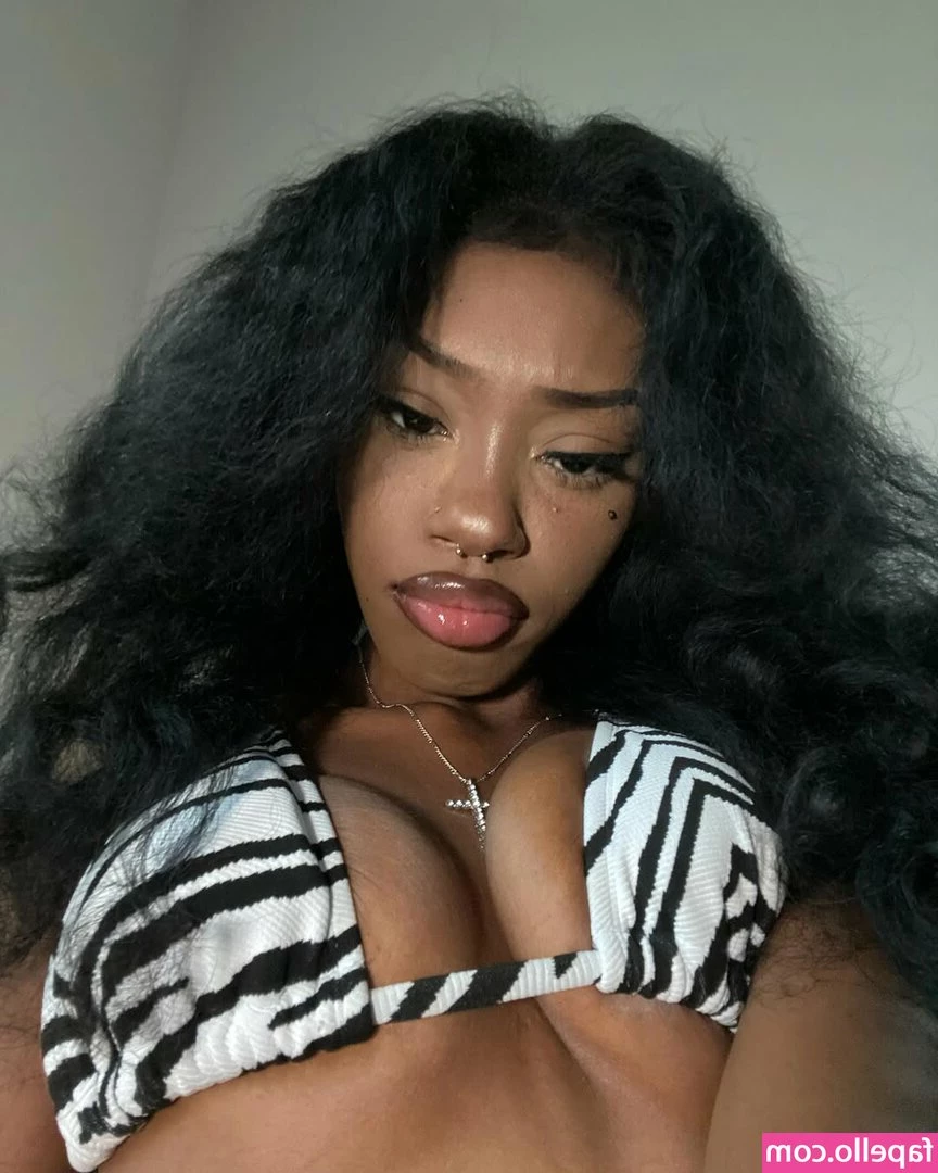 Moonishmia - Happy Thirsty Thursday  XOXO Holly