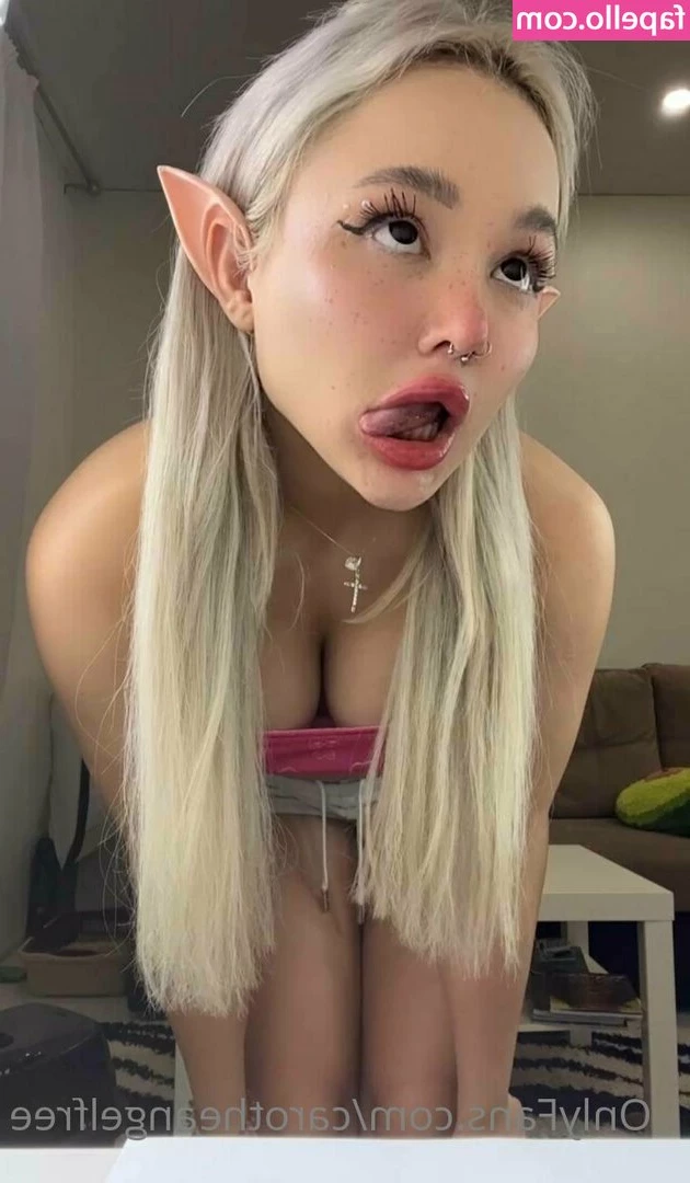 carotheangelfree - Would you play with me before bed daddy? 🥺💖