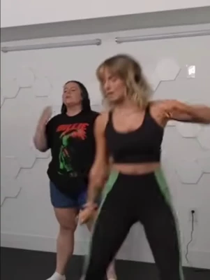 Jojo Levesque [ jojo-levesque ] - European MILF with a petite body in some blowjob action