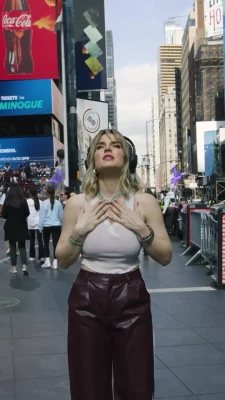 Jojo Levesque [ jojo-levesque ] - I kind of want to try something new with you….are you open to