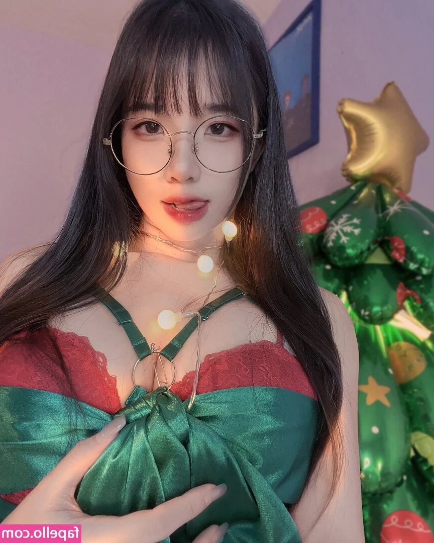 s201111 - I was on demon time and horny asf Couldn’t wait so I pushed him in