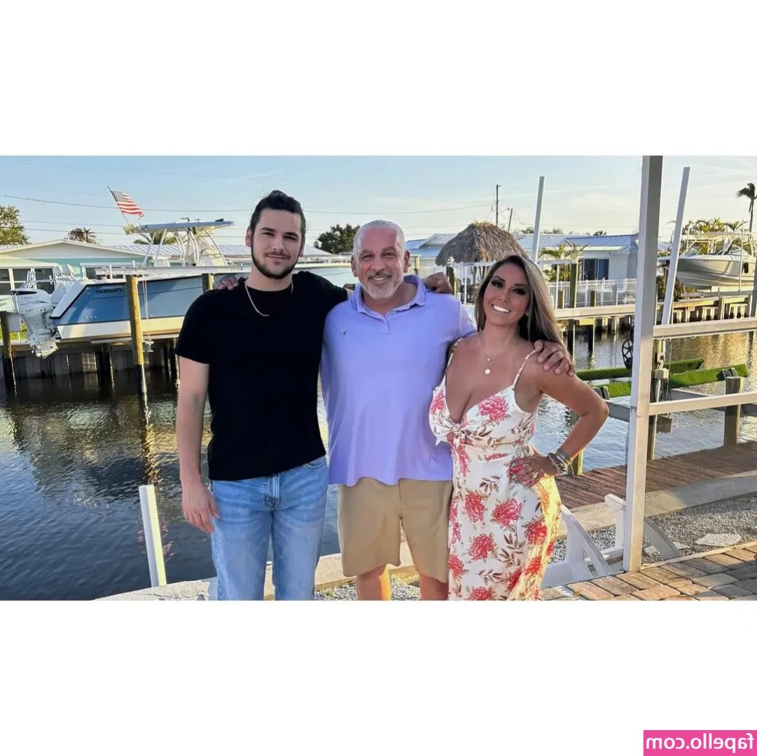 Kaitlyn Horesh [ kaitlyn-horesh-1 ] - My cum is like a cup of glue who wants it