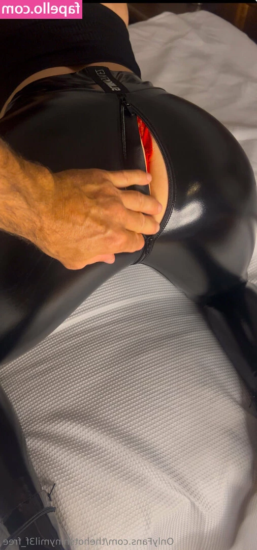 thehotshinymil3f_free [ thehotshinymil3f-free ] - I m so tired idk wtf I m even posting lol