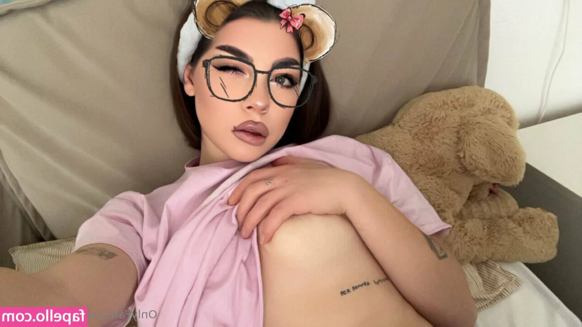 mary_blaze [ mary-blaze ] - Just finished an interview for the Naked News and now it’s time to