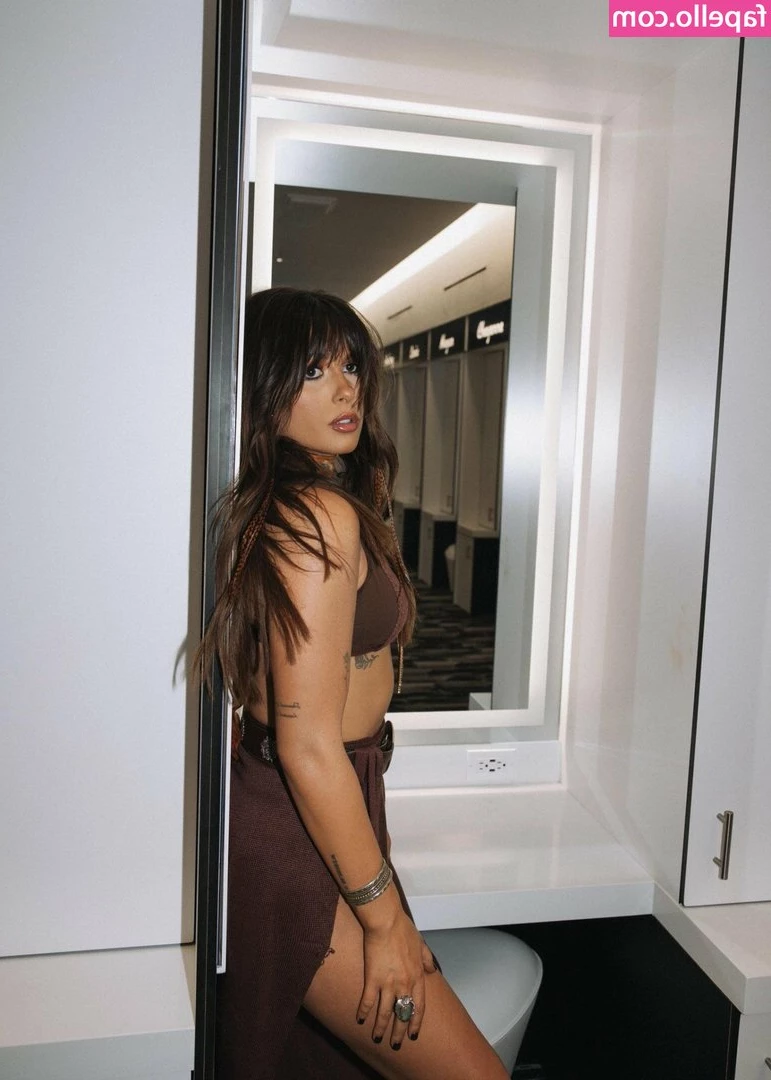 Ella Langley [ ella-langley ] - Double cumshot Poly-amory 1040 nights