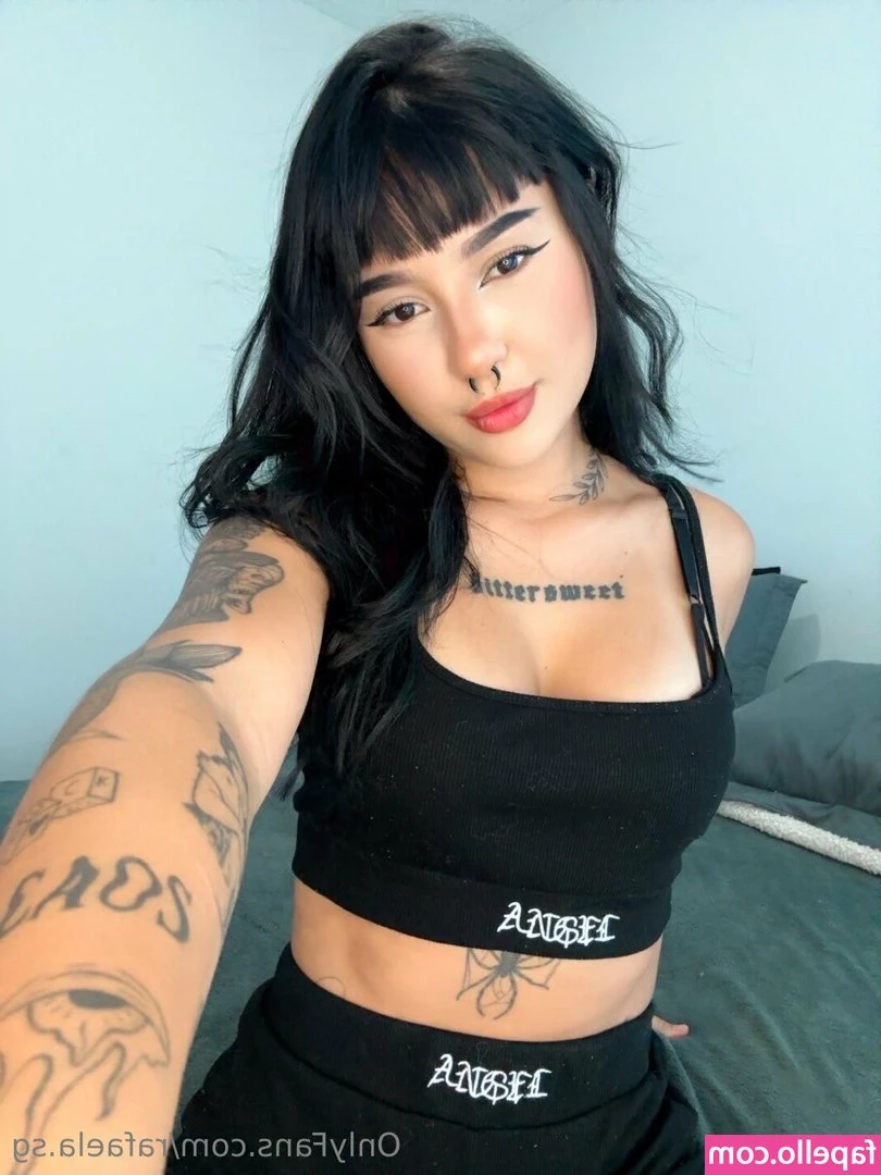 rafaelaferrarifree - Taking out my stressful week on my poor shower head   it was so