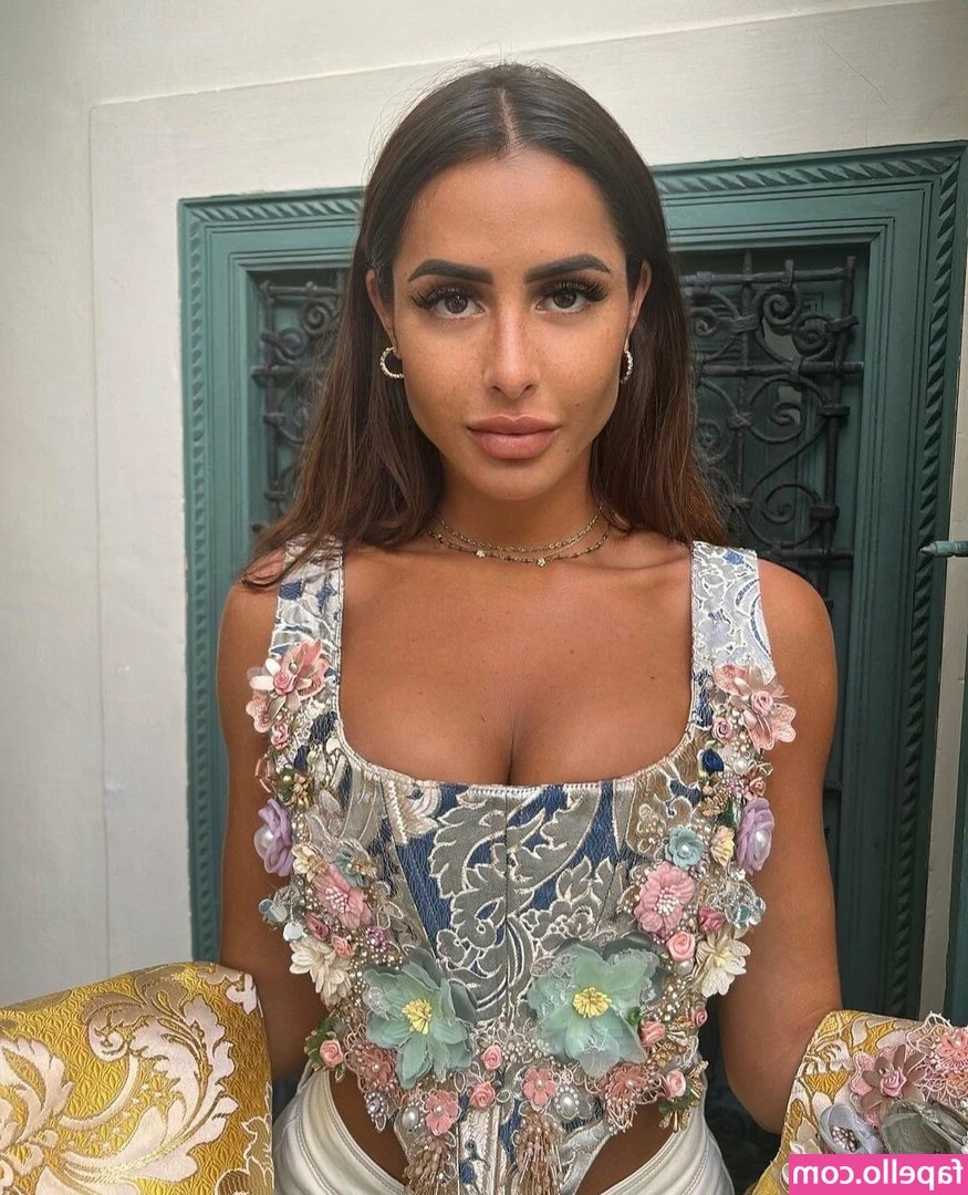 Marine El Himer [ marine-el-himer ] - Fingers  Dildos  Butt Plugs