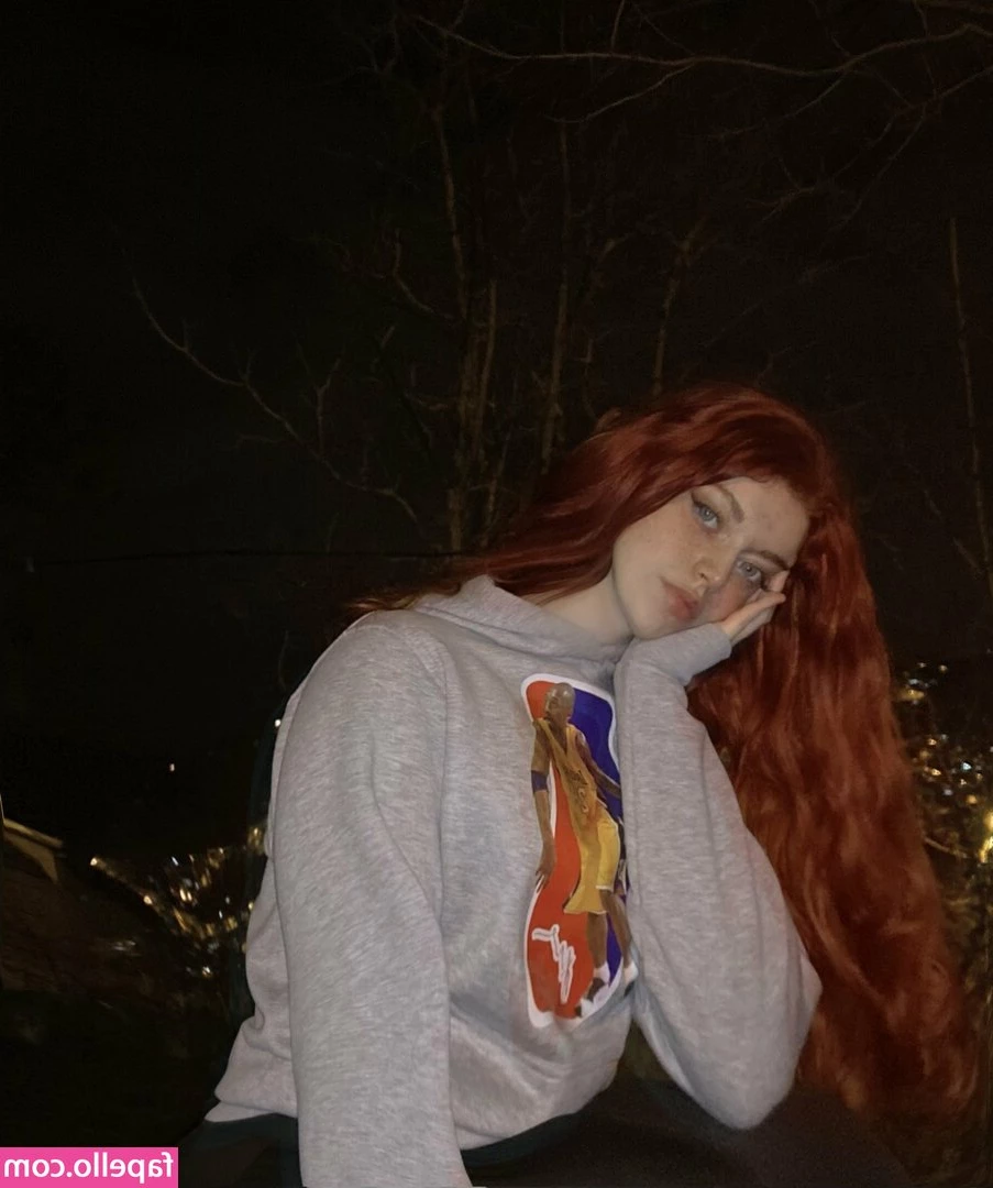 fraaoula - TITS AND PUSSY🍒🐱 Spreading my legs in missionary while my