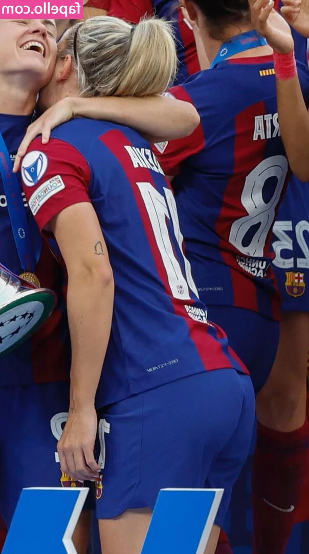 Alexia Putellas [ alexia-putellas ] - I love the colour of this