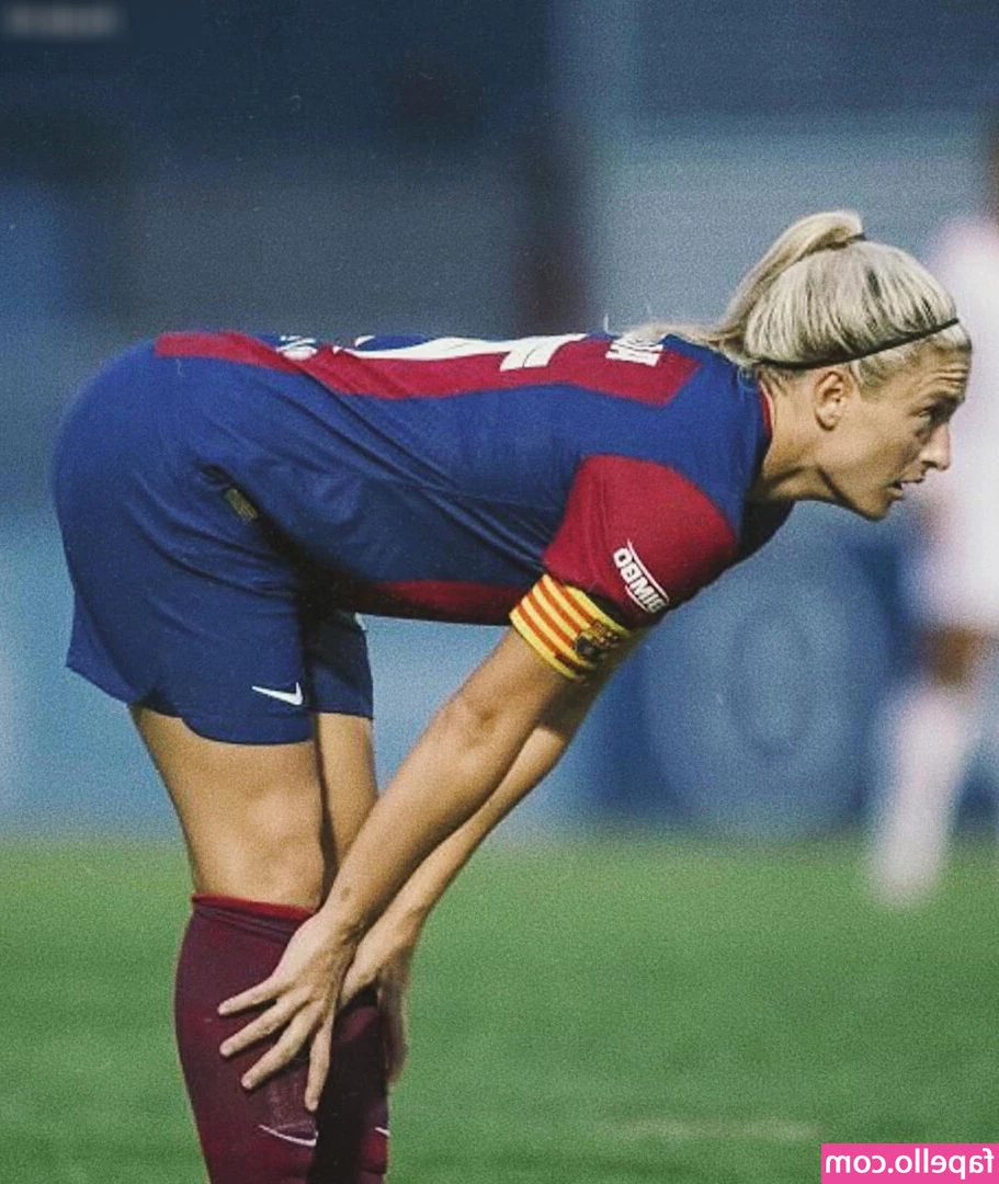 Alexia Putellas [ alexia-putellas ] - Will you worship my feet baby