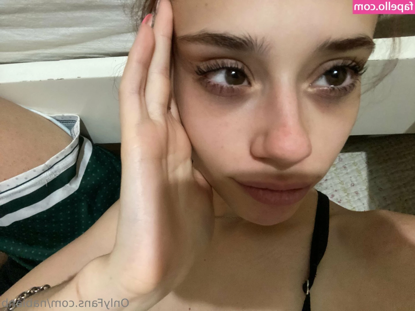 nabianb - Feeling sick today  No makeup and rest day   But yesterday i went to