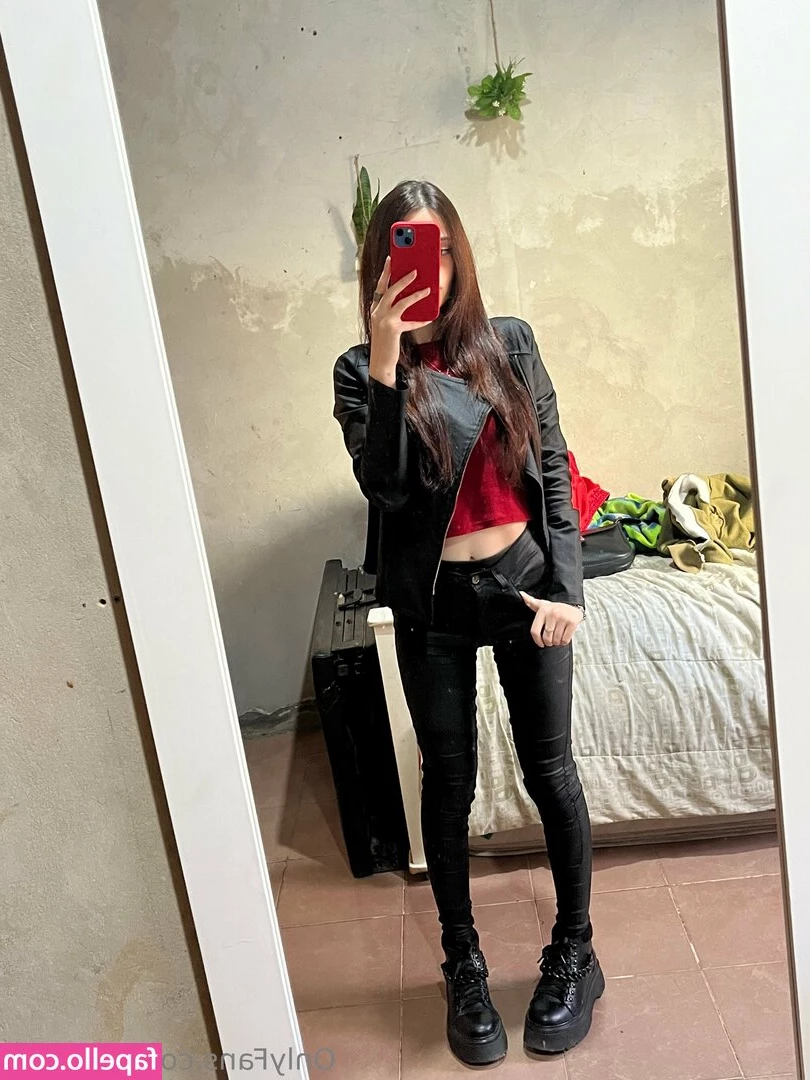 nabianb - just took the vid. Keep tippin babes and whoever tips over &10