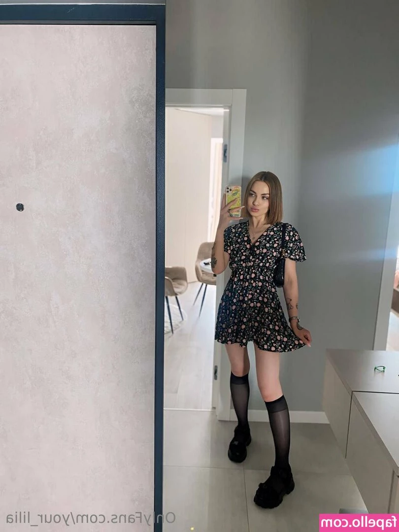 your_lilia [ your-lilia ] - Swipe to move my skirt out of the way ➡️