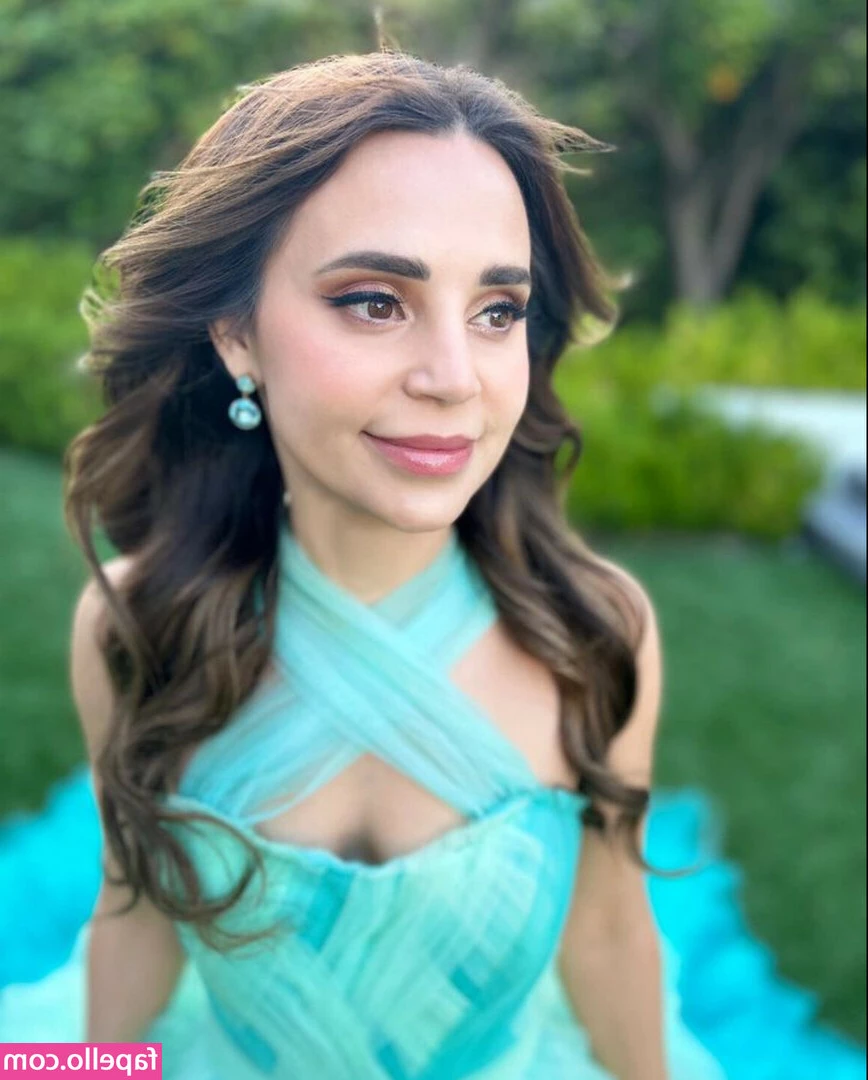 Rosanna Pansino [ rosanna-pansino ] - PAY  amp  CLICK PLAY